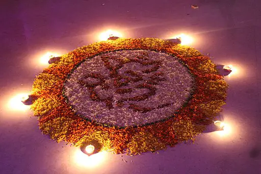 Enjoy Diwali with Popular Rangoli designs
